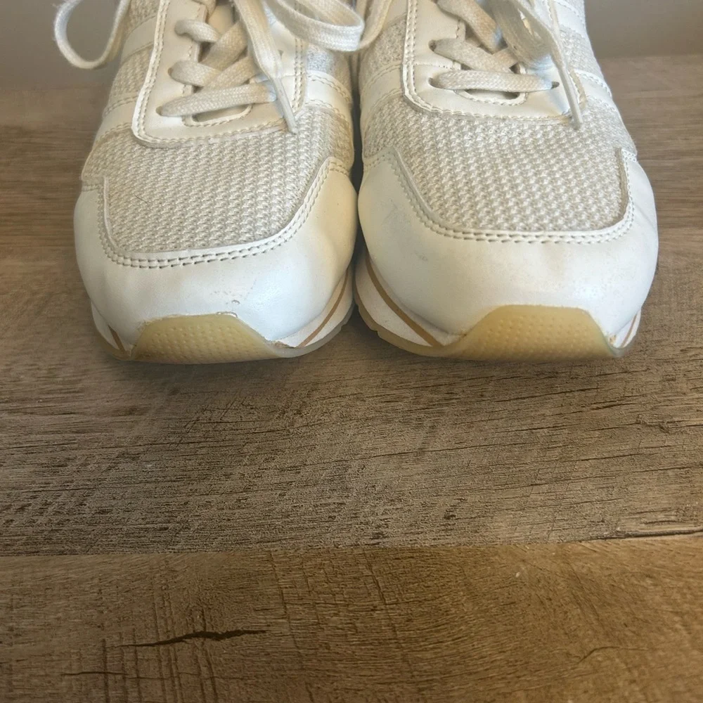 Banana Republic Factory White faux Leather Walking Sneakers Sz 7.5 Comfort‎
